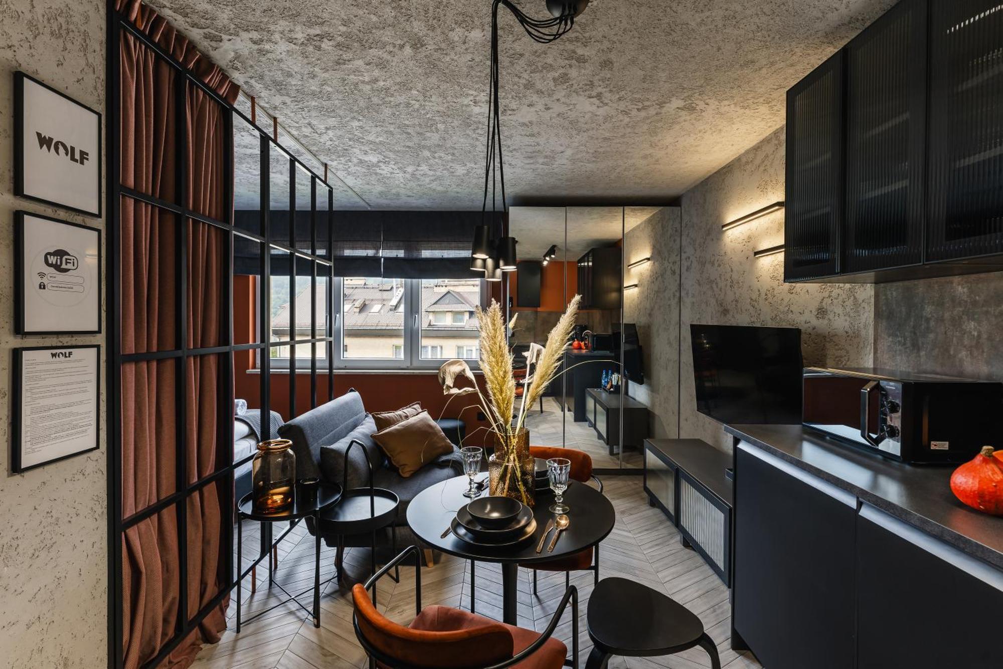 Wolf Apartment *